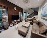 Siêu phẩm Bồ Đề Hồng Tiến 110m2 x 4T ngõ thông trung tâm tiện ích, thoáng đẹp. 17,6tỷ
