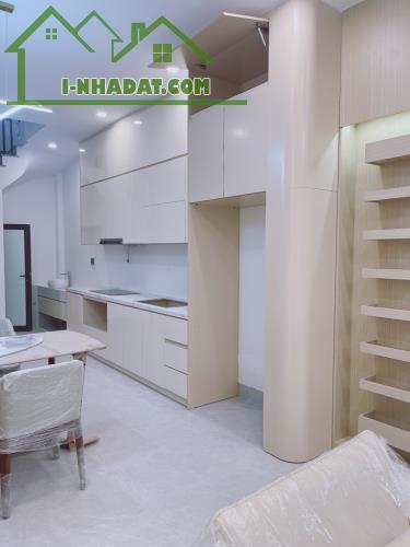 BÁN NHÀ BỒ ĐỀ 56M2, 5 TẦNG, MỚI XÂY, VỊ TRÍ ĐẸP, FULL NỘI THẤT, GẦN CÔNG VIÊN - 1