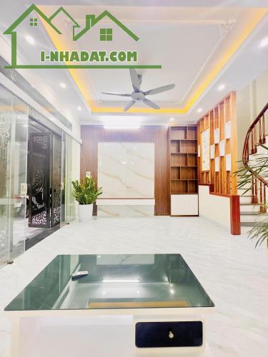 Quang tiến tây mỗ-68m2-4 tầng dân xây- ô tô tránh đỗ cửa-kinh doanh-dân trí cao