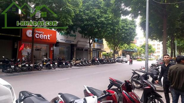 Bán nhà Nguyễn Văn Huyên, 130m2, kinh doanh sầm uất, ô tô tải tránh, cực hiếm giá 20.5 tỷ