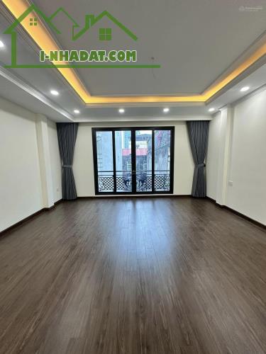 Bán nhà Nguyễn Văn Huyên, 130m2, kinh doanh sầm uất, ô tô tải tránh, cực hiếm giá 20.5 tỷ - 3