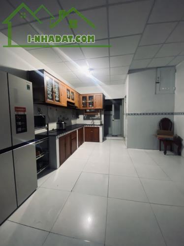 [Chỉ 56 tr/m2] MTNB ngay chợ Tân Hương, dt 162m2, 1 trệt 1 lầu chỉ 9 tỷ 2 - 3