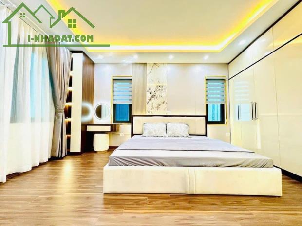 NHỈNH 6 TỶ - 40M2 - CẦU GIẤY - LÔ GÓC 3 THOÁNG - NHÀ MỚI FULL NỘI THẤT - 2