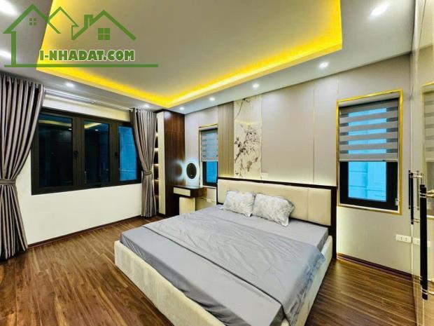 NHỈNH 6 TỶ - 40M2 - CẦU GIẤY - LÔ GÓC 3 THOÁNG - NHÀ MỚI FULL NỘI THẤT - 3