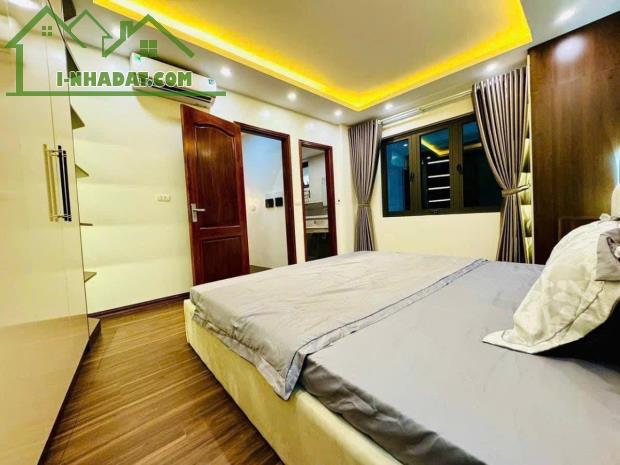 NHỈNH 6 TỶ - 40M2 - CẦU GIẤY - LÔ GÓC 3 THOÁNG - NHÀ MỚI FULL NỘI THẤT - 4