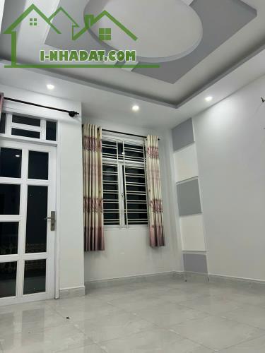 bán nhà hẻm xe hơi nhà bè dưới 6 tỷ. dt: 4 x 13m, 2 lầu, 4pn, 5wc, xe hơi đậu trước nhà - 1