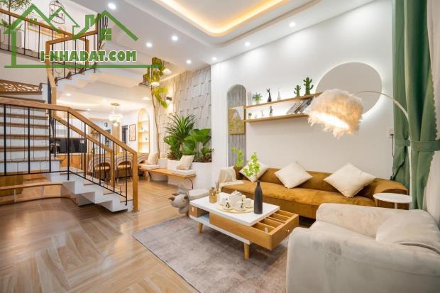 VĨNH TRUNG HOMESTAY ĐẸP - CÁCH MẶT TIỀN CHỈ 20M - 70M2, 3 TẦNG - CHỈ HƠN 5 TỶ - 2