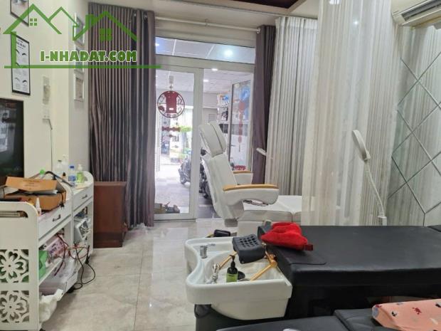 Mua 7 tỷ bán  5.5 tỷ đinh cư gấp bán SHOPHOUSE Saigon Gateway,Hiệp Phú,Quận 9