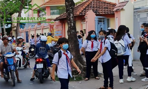 BÁN NHANH 1165M2 ĐẤT NGAY CHỢ, TRƯỜNG HỌC GẦN KCN DÂN ĐÔNG ĐẤT VIEW SÔNG. GIÁ 180 TRIỆU - 1