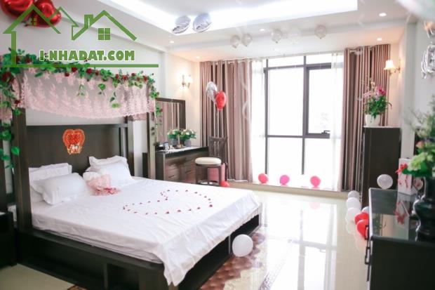 Mặt Phố Ngọc Thụy, DT120m2, MT5m, Hàng Hiếm, Gần nút giao Đường 40m, 190tr/m2.
