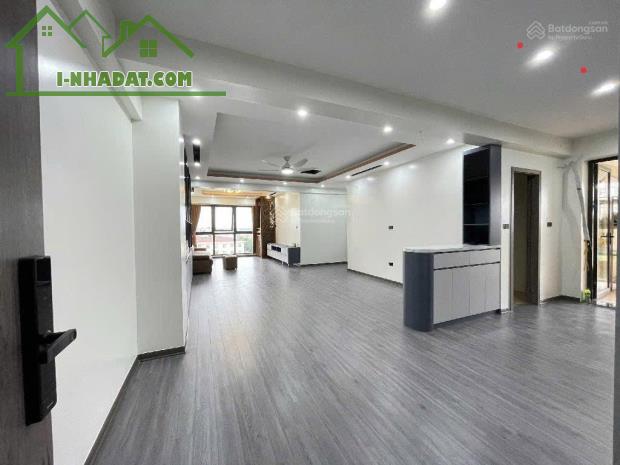 Bán căn hộ chung cư Việt Hưng Long Biên DT130m2 giá 5 tỷ 66 lô góc view đẹp nội thất xịn - 2