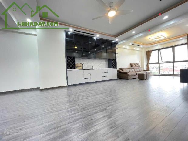 Bán căn hộ chung cư Việt Hưng Long Biên DT130m2 giá 5 tỷ 66 lô góc view đẹp nội thất xịn