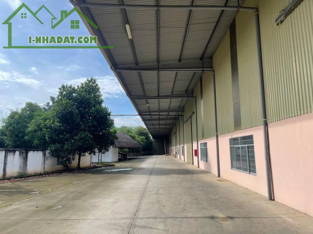 Cho Thuê 9.500m2 Kho Xưởng Ngoài KCN Bến Cát Bình Dương Giấy Tờ Đầy Đủ - 1