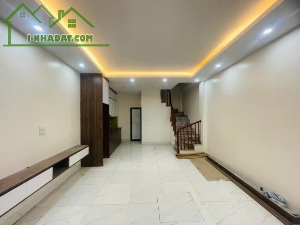 🏡 Nhà Đẹp Trung Tâm Phố Việt Hưng - Cơ Hội Vàng Chờ Đón Bạn! ✨ - 1