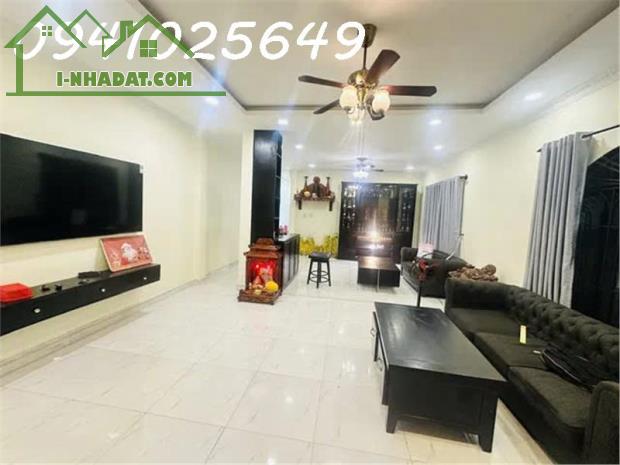 Bán căn nhà và đất biệt thự 170m2 tại Phường Linh Đông, quận Thủ đức, hẻm xe hơi đường - 1