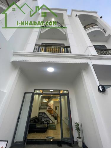 CẦN BÁN CĂN NHÀ 2 LẦU PHƯỜNG BỬU HÒA. SỔ RIÊNG THỔ CƯ TRƯỜNG GẦN MẦM NON BỬU HÒA