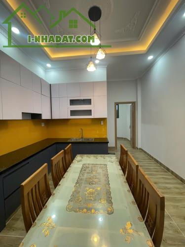 CẦN BÁN CĂN NHÀ 2 LẦU PHƯỜNG BỬU HÒA. SỔ RIÊNG THỔ CƯ TRƯỜNG GẦN MẦM NON BỬU HÒA - 2