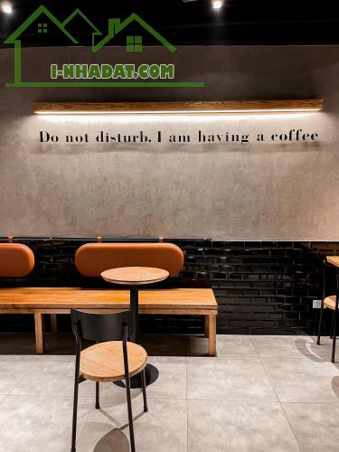 Sang nhượng MBKD café Triệu Việt Vương, 120m2, MT 20m, lô góc, gần Vincom Bà Triệu.