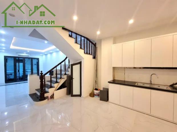 8,8 Tỷ Có Nhà Phương Mai Đống Đa 45m2 4 Tầng MT 4,1M,Ngõ 15 Phương Mai Ô Tô Đỗ Cửa. - 1