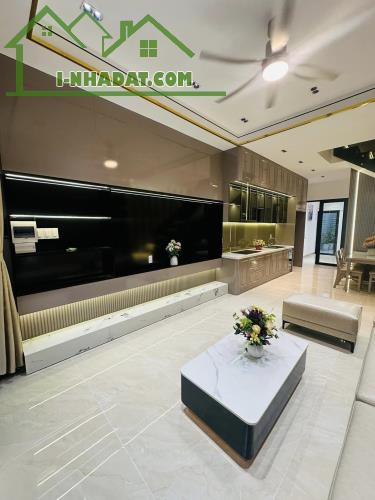 Nhà 3 tầng mới xây siêu VIP, full nội thất kiệt Hoàng Diệu, trung tâm thành phố Đà Nẵng - 3