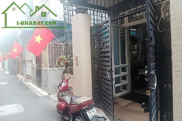 Nhà Nguyễn Kiệm Phú Nhuận, 64.5m² (3.9m/ nở hậu L 6.6m x 12.8m) 5 Tầng - Giá 12.8 tỷ TL - 5