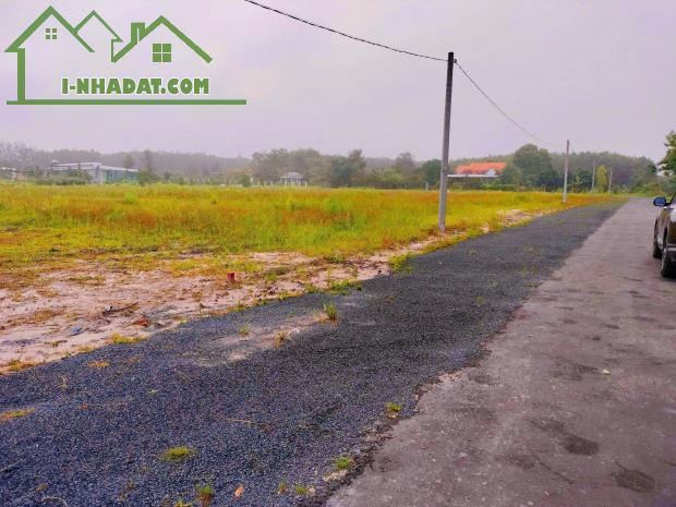 2 lô đất 250m2 sát KCN Long Hà giá 400 triệu