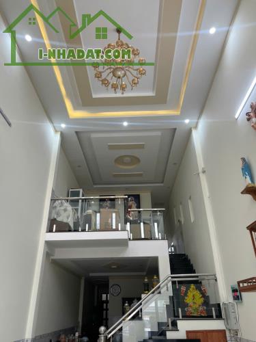 BÁN NHÀ MẶT TIỀN GẦN CHỢ PHÚ THỌ TRẢNG DÀI 140M2 CHỈ 3,98 TỶ - 2