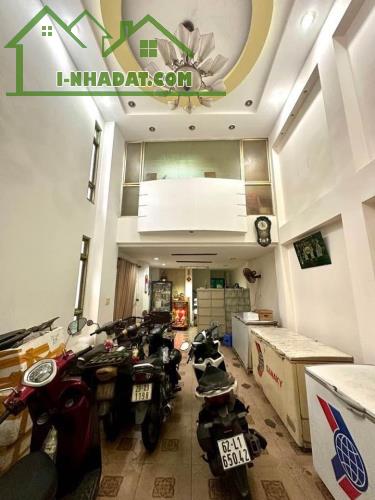 Nhà Trần Bình Trọng, P.5, 6PN, 135m2 , HXH , Hoàn công