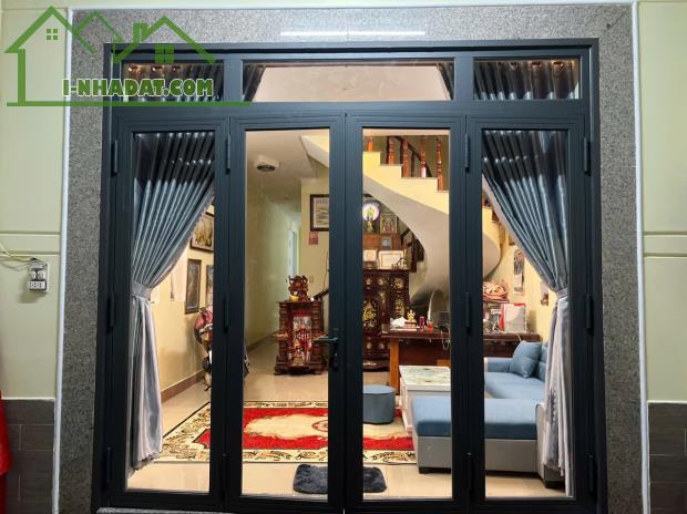 Nhà mặt tiền tân hòa 2 hiệp phú DT 103m , 3 tầng vị trí đẹp