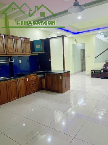 +1 Mặt tiền Lê Văn Việt, Quận 9, Thủ Đức, Hồ Chí Minh, 70m2, 4 Tầng, Ngang 4.6m. - 1