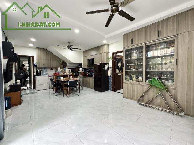 Gấp bán nhà Phú Nhuận giá 12.5 tỷ, ô tô thông Mt Nguyễn Văn Trỗi, nền dt 133m2. - 1