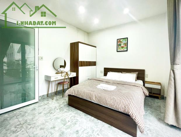 CHO THUÊ VILLA SÂN VƯỜN HẺM Ô TÔ VẠN THÀNH PHƯỜNG 5 ĐÀ LẠT, 6PN FULL NỘI THẤT 25TR - 2