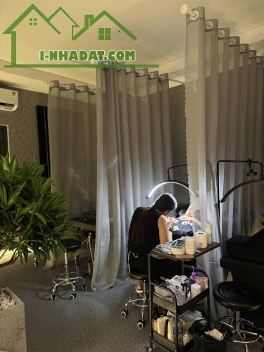 CẦN SANG NHƯỢNG TIỆM NAIL, MI, GỘI ĐẦU  Vị Trí : đường Đặng Thuỳ Trâm, p13 Bình Thạnh, Hồ - 1