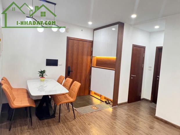 Bán căn hộ vip view mặt hồ, 100m- 3 ngủ- Gía 5ty