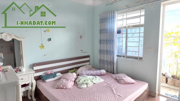 Bán căn hộ Việt Hưng-Long Biên-77m 2n1wc-full nội thất-giá 3.4 tỷ (thương lượng)