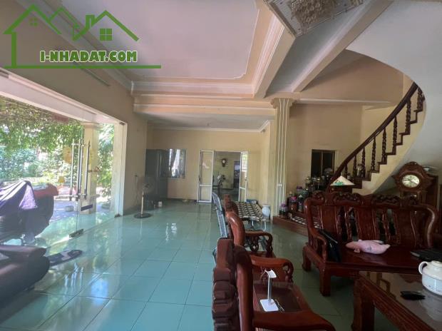 Bán nhà 3 tầng phường Đồng Quang khu Tư San Nền, dt 550m2, giá 15 tỷ, sđt 0962259168