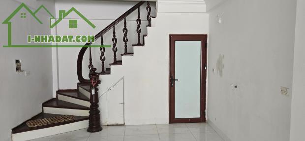 ⚜️ Bán nhà VIP Mặt Phố Hào Nam 44M2 5MT 3.6M, Chỉ 16 Tỷ Đống Đa Kinh Doanh Vỉa Hè, Vị Trí - 3