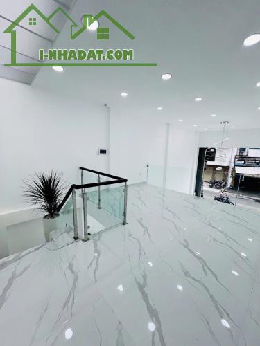 Bán Nhà Mặt Tiền Đường Nguyễn Thái Bình, Phường 4, Quận Tân Bình, 64m2, Ngang 5,5m - 2