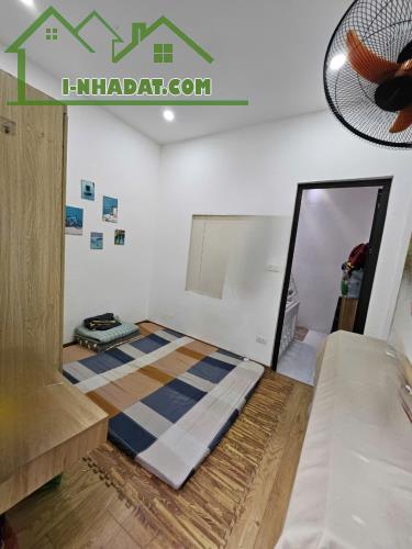 Bán gấp nhà 23m Giáp Bát, Hoàng Mai, 4 tầng ,3 ngủ, gần ô tô. Ở Luôn. Gis 4.7 tỷ - 4
