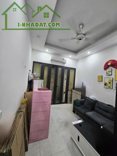 Bán gấp nhà 23m Giáp Bát, Hoàng Mai, 4 tầng ,3 ngủ, gần ô tô. Ở Luôn. Gis 4.7 tỷ - 3