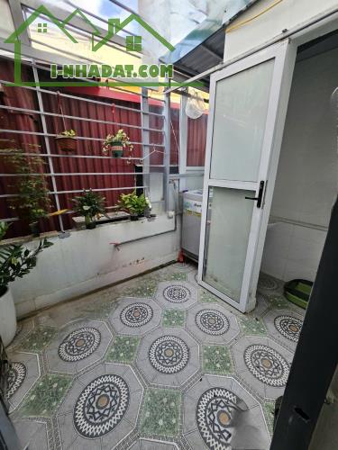 Bán gấp nhà 23m Giáp Bát, Hoàng Mai, 4 tầng ,3 ngủ, gần ô tô. Ở Luôn. Gis 4.7 tỷ - 1