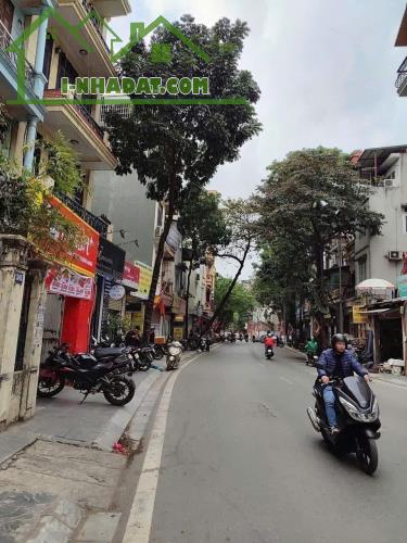 SIÊU PHẨM MẶT PHỐ TRẦN QUANG DIỆU - VỈA HÈ - KINH DOANH ĐỈNH
Dt 43m2 6 tầng mt 3.3m Giá