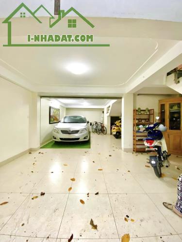 Bán nhà Cầu Giấy Nguyễn Khánh Toàn lô góc ô tô tránh nhỉnh 13 tỷ