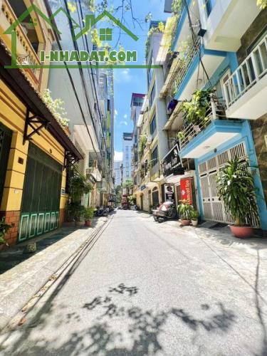 Bán nhà Cầu Giấy Nguyễn Khánh Toàn lô góc ô tô tránh nhỉnh 13 tỷ - 1