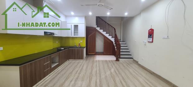 Chuẩn 100%, Nguyễn Ngọc Vũ nhà hiện đại, Ở Sướng, ô chờ TM, 51m 5 tầng 5mt giá chỉ 11.6tỷ