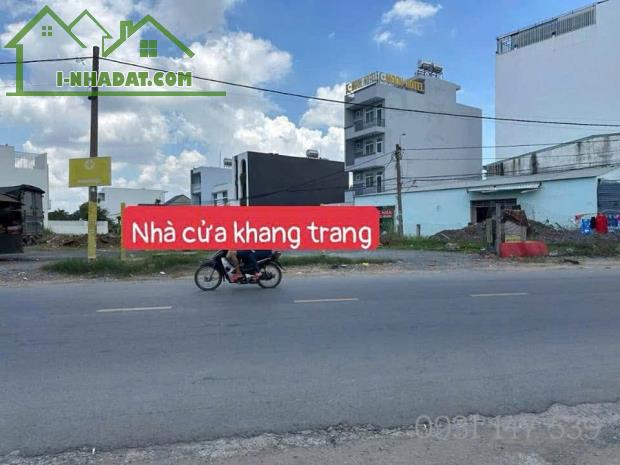 CÒN 3 LÔ ĐẤT MẶT TIỀN VỊ TRÍ CỰC ĐẸP NGAY CHỢ BÌNH CHÁNH GIÁ 700TR , NHANH MỚI KỊP KHÁCH Ơ