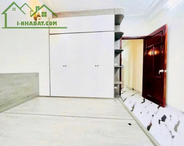 Nhà đẹp mới xây hiện đại, 35m2, 4T, nhỉnh 3 tỷ, ô tô đỗ cổng, nội thất đẹp - 1