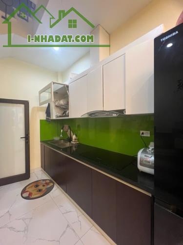 Bán nhà 30m x 5T ngõ 344 Ngọc Thụy, oto đỗ, giá chỉ hơn 4 tỷ TL. LH: 0936123469 - 1