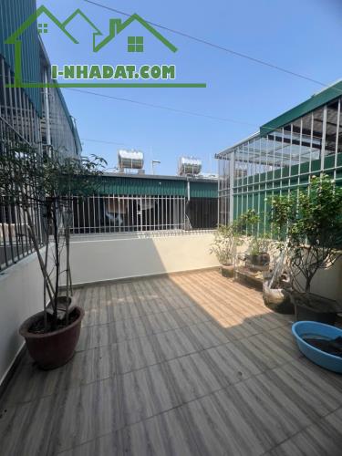 Bán nhà 30m x 5T ngõ 344 Ngọc Thụy, oto đỗ, giá chỉ hơn 4 tỷ TL. LH: 0936123469 - 3