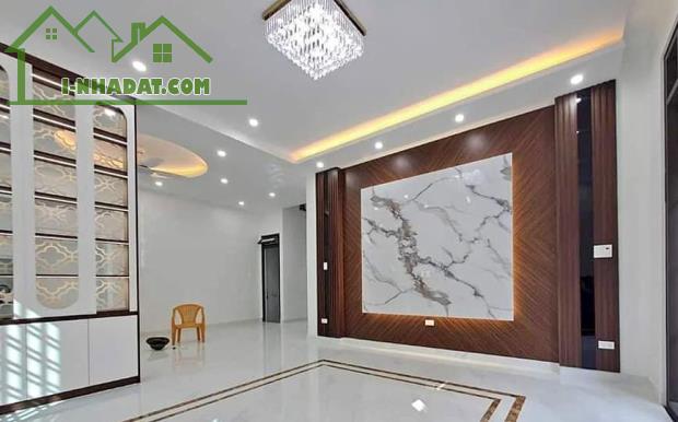 Biệt Thự 3 Tầng Đẳng Cấp – Sân Thượng, Giếng Trời, Phòng Xông Hơi – Giá Chỉ 19 Tỷ! - 2